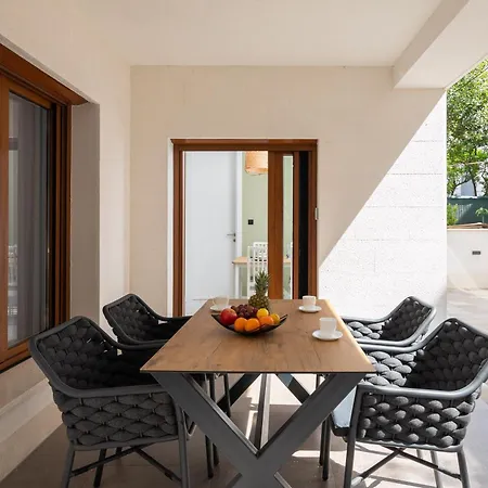 Kovac Family A4 Apartment Makarska