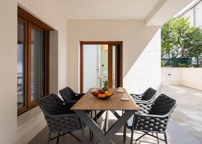 Kovac Family A4 Apartment Makarska