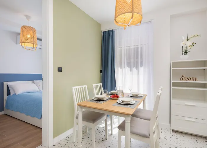 Kovac Family A4 Apartment Makarska
