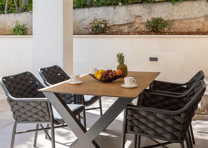 Kovac Family A4 Apartment Makarska